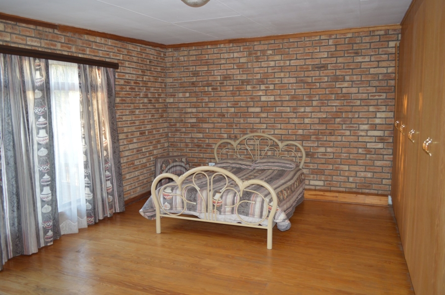 6 Bedroom Property for Sale in Doringkruin North West